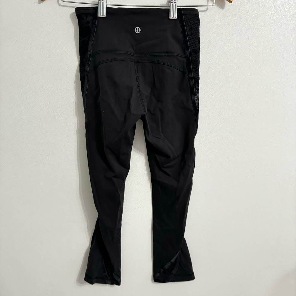 Lululemon Wunder Under High-rise Crop Flocked 21” inseam Black Size 2 - Picture 4 of 12
